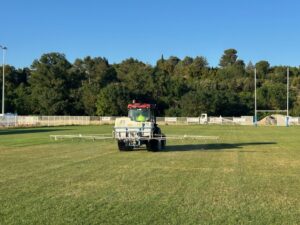 Traitement pour pelouse de stade de sport